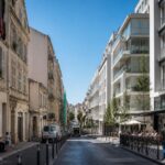 découvrez comment la gentrification des quartiers de marseille fait augmenter les prix de l'immobilier, impactant habitants et investisseurs.